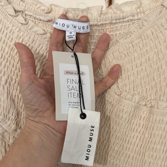 Chic Cream Maxi Dress with pockets - Picture 3 of 6